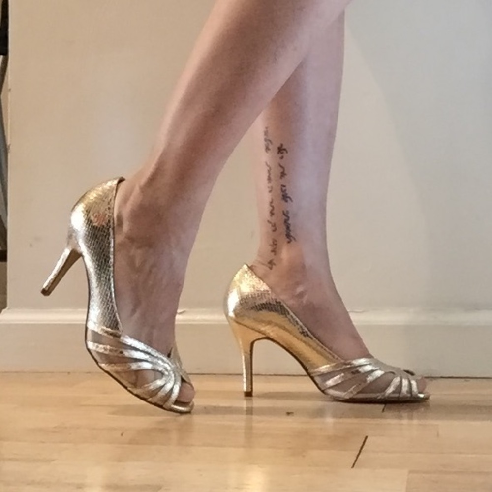Adrianna Papell vintage inspired peep toe pumps